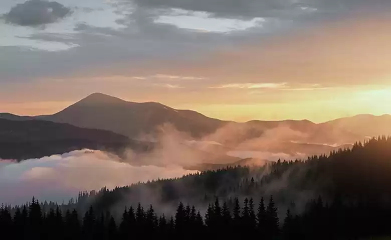 缩略图–Slide 2–青年旅游