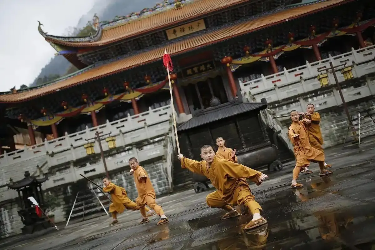 插图5–别只爬峻极峰！2025 嵩山攻略：1 天解锁瀑布日出+武僧训练，避坑指南+小众点位全公开–青年旅游