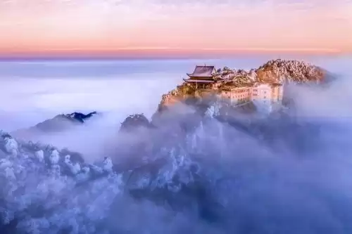 九华山旅游攻略：佛教圣地的朝圣与揽胜之旅